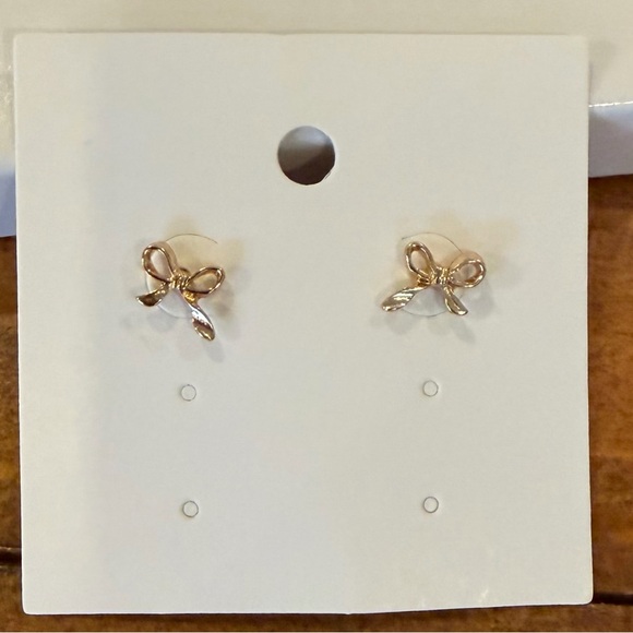 Dainty Gold Bow Stud Earrings NWT - Picture 5 of 5
